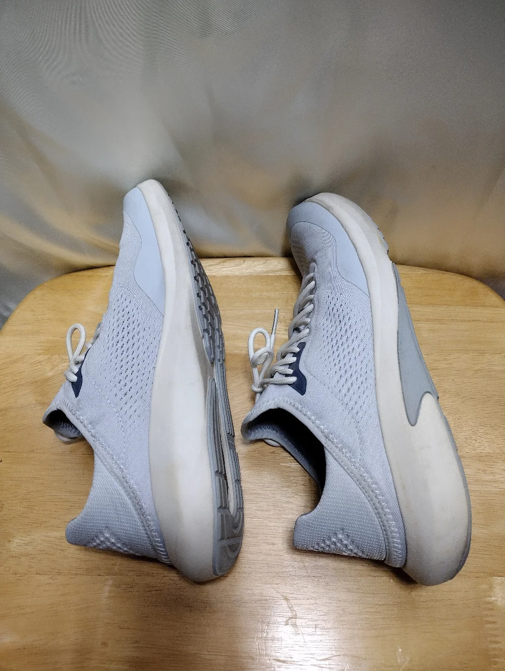 OluKai Kaholo men's Size 11.5 Sneakers Athletic Trainer Shoes Off White Outdoor